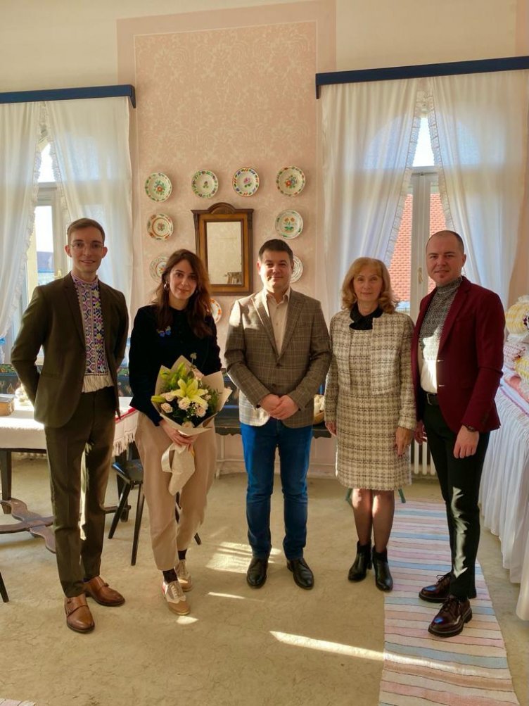 98dbc8db436ba247bbfc661b41cde60a